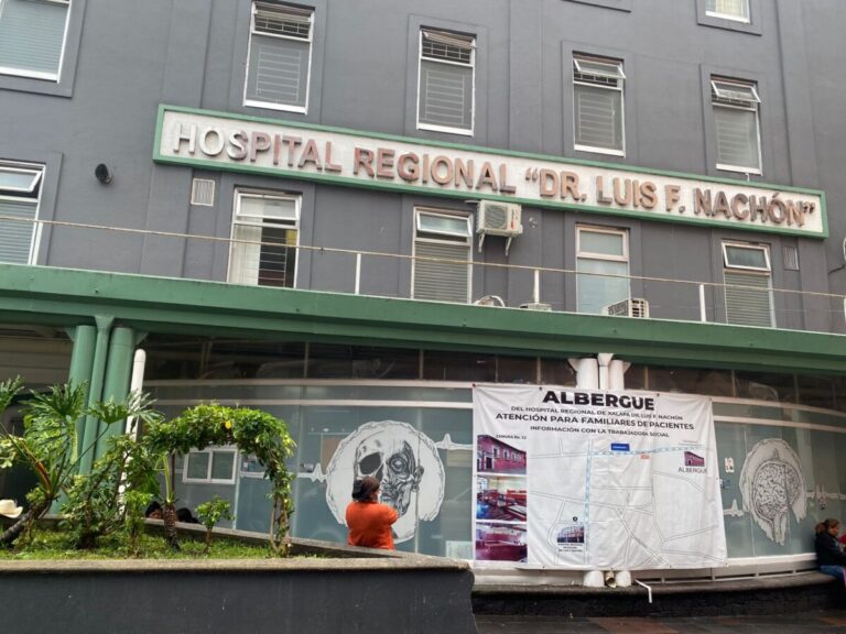 Para labores, unas horas de personal del Hospital Luis F. Nachón porque les ad3udan casi dos quincenas