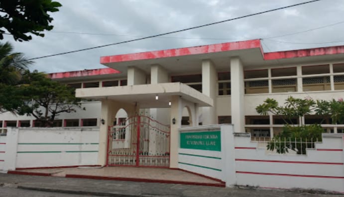 SEV intenta desaparecer Universidad Femenina