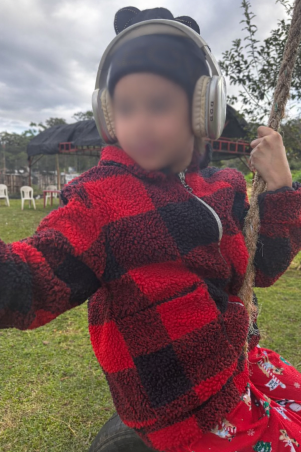 Madre de familia denuncia que el IMSS retrasa operación urgente de menor de 9 años con epilepsia