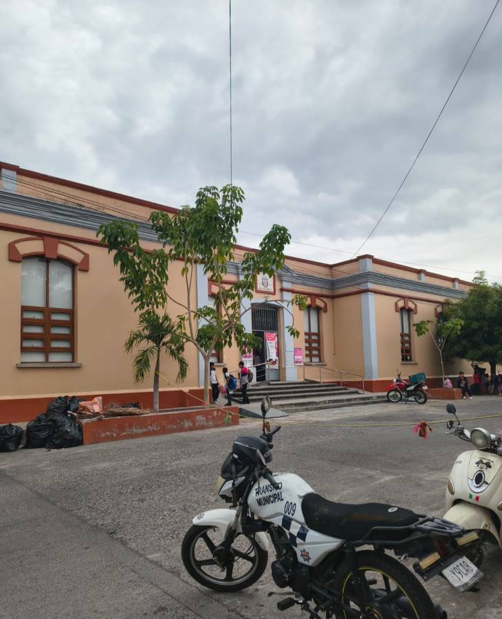 Denuncian presunto caso de discriminación infantil en primaria de Soledad de Doblado