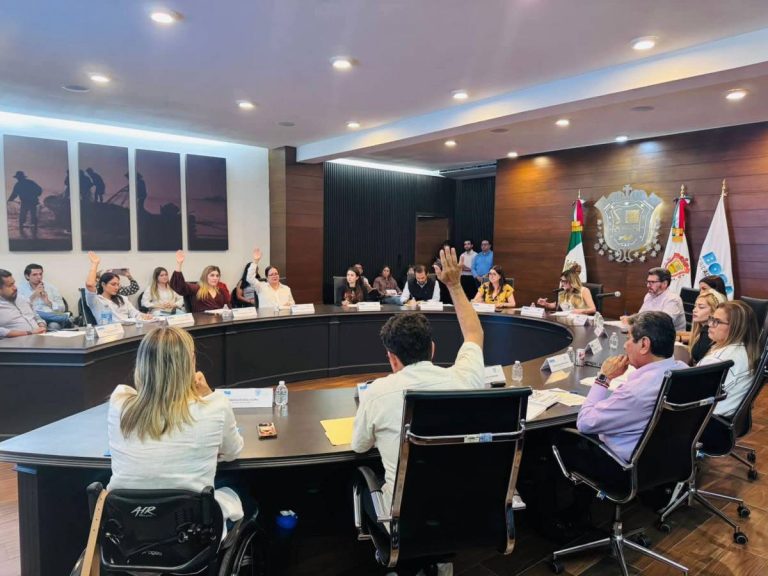 Alcaldesa de Boca del Río cierra Casa del Abuelo