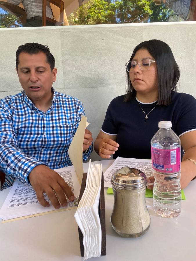 Se defienden padres de familia de la Salvador Díaz Mirón cuya queja por m@ltrato a su hijo derivó en el cese de la profesora de 4o grado