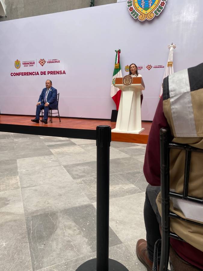 Rocío Nahle asegura que hizo pagos a más de 5 mil docentes de UPAV; rechaza cuotas escolares