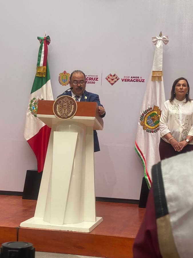 Veracruz modernizará transporte con nuevas unidades, tarjeta única y pase diario para estudiantes y adultos mayores